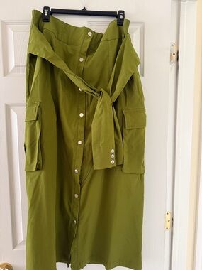 Olive Green skirt- With lotsss of stretch